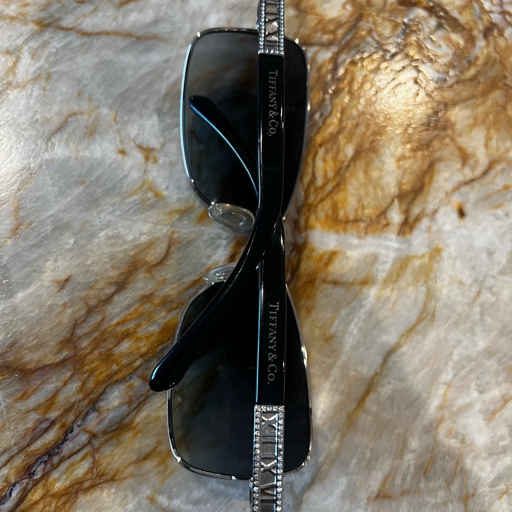 Beautiful pair of Tiffany sunglasses for woman - Picture 4 of 5